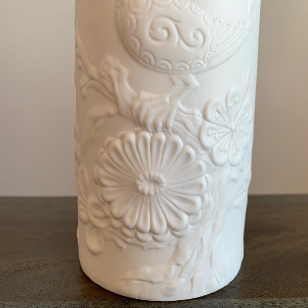 Kaiser Vase White Bisque Peacock Birds Flowers Made Germany Vintage 467/27 Tall - Picture 3 of 12